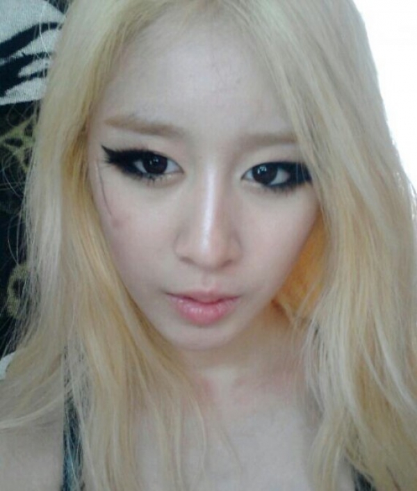 ЧжиЁн из T-ara показала экстремальный макияж, подчеркивающий ее сексульность