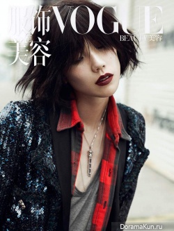Tao Okamoto для Vogue China август 2011