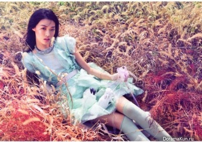 Tian Yi для Vogue China январь 2012