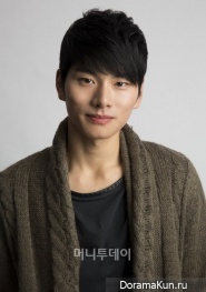 Lee Yi Kyung