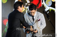T.O.P получил награду Новый актер