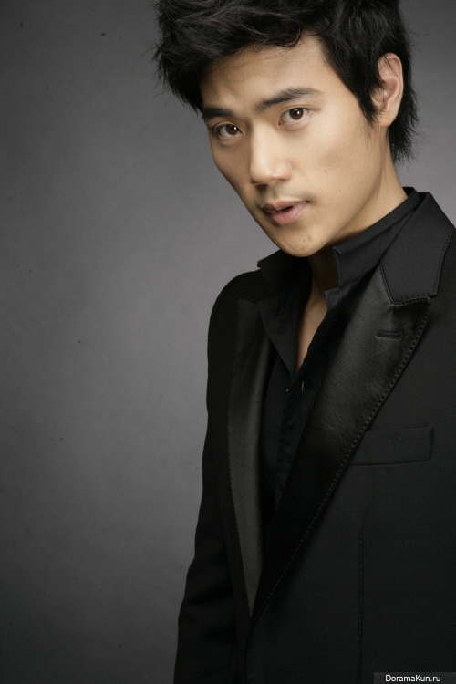 Kim Kang Woo