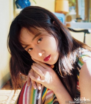 Yuri (SNSD) для Singles June 2017