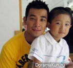 Vincent Zhao with son
