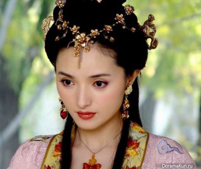Zhang Lanlan in the role of Chen Yuanyuan in the series the Story of mountains and rivers