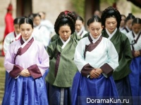 Court lady and the maid of the palace of the Joseon