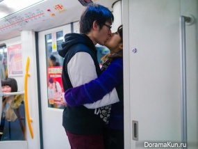 kiss in the subway