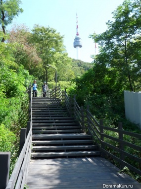 The path to the tower
