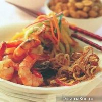 Thai salad with shrimp