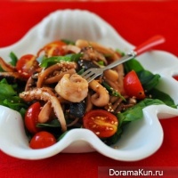 Salad with squid and shiitake