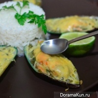 Mussels baked with cheese