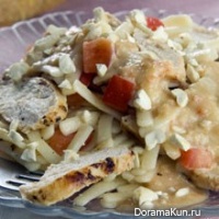 Chicken salad with noodles