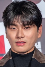 Lee Yi Kyung