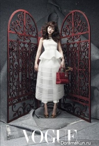 Chae Si Ra для Vogue Korea April 2015