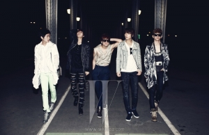 Super Junior, SNSD, Shinee, DBSK, f(x) для W Korea July 2011