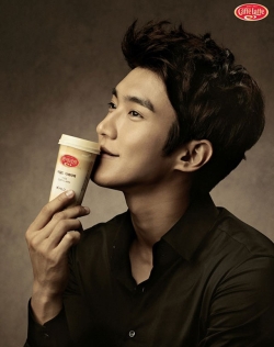 Super Junior's Choi Siwon для Caffé Latte 2012