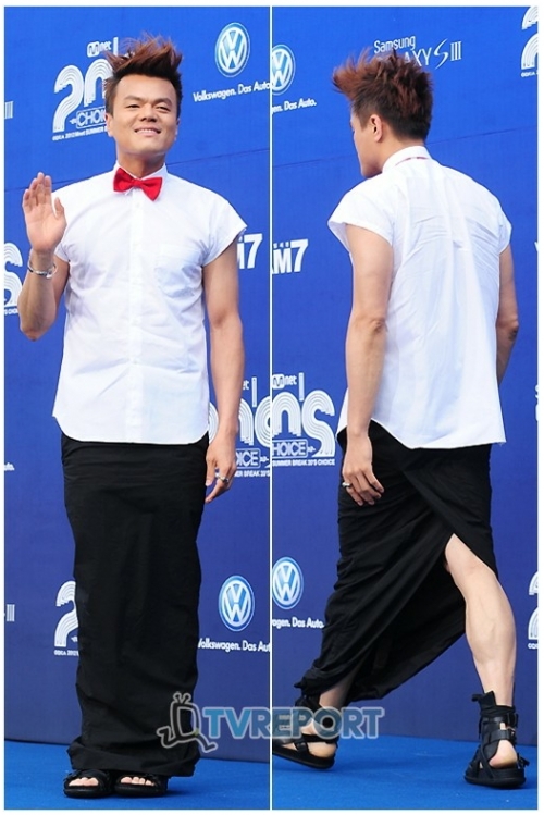 Пак Чин Ён появился в длинной юбке на церемонии Mnet ’Выбор 20-летних’