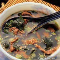 Миуогук (суп с водорослями)