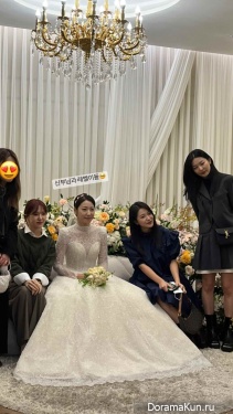 Менеджеры SHINee и TVXQ стали мужем и женой