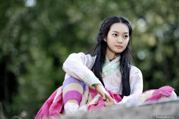 Интервью Shin Min Ah о сьемках в дораме Аран и магистрат (июль 2012)