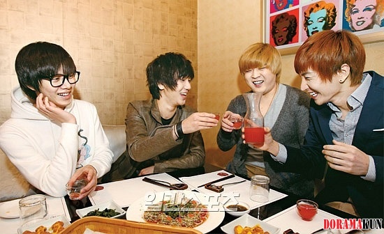Интервью Leeteuk, Heechul, Shindong, и Yesung (Super Junior) с JoongAng (апрель 2011)
