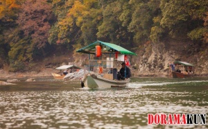Япония. Прогулка на лодке по реке Хозу.