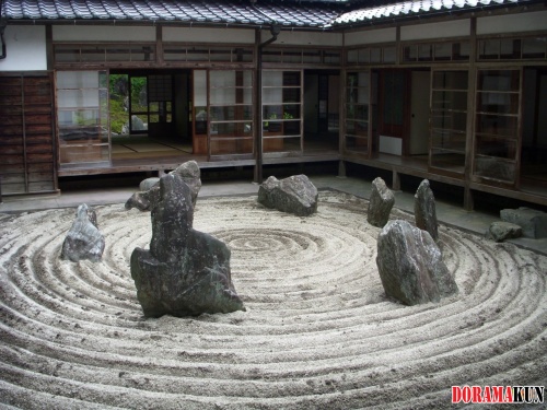 Япония. Рёандзи (Сад камней).